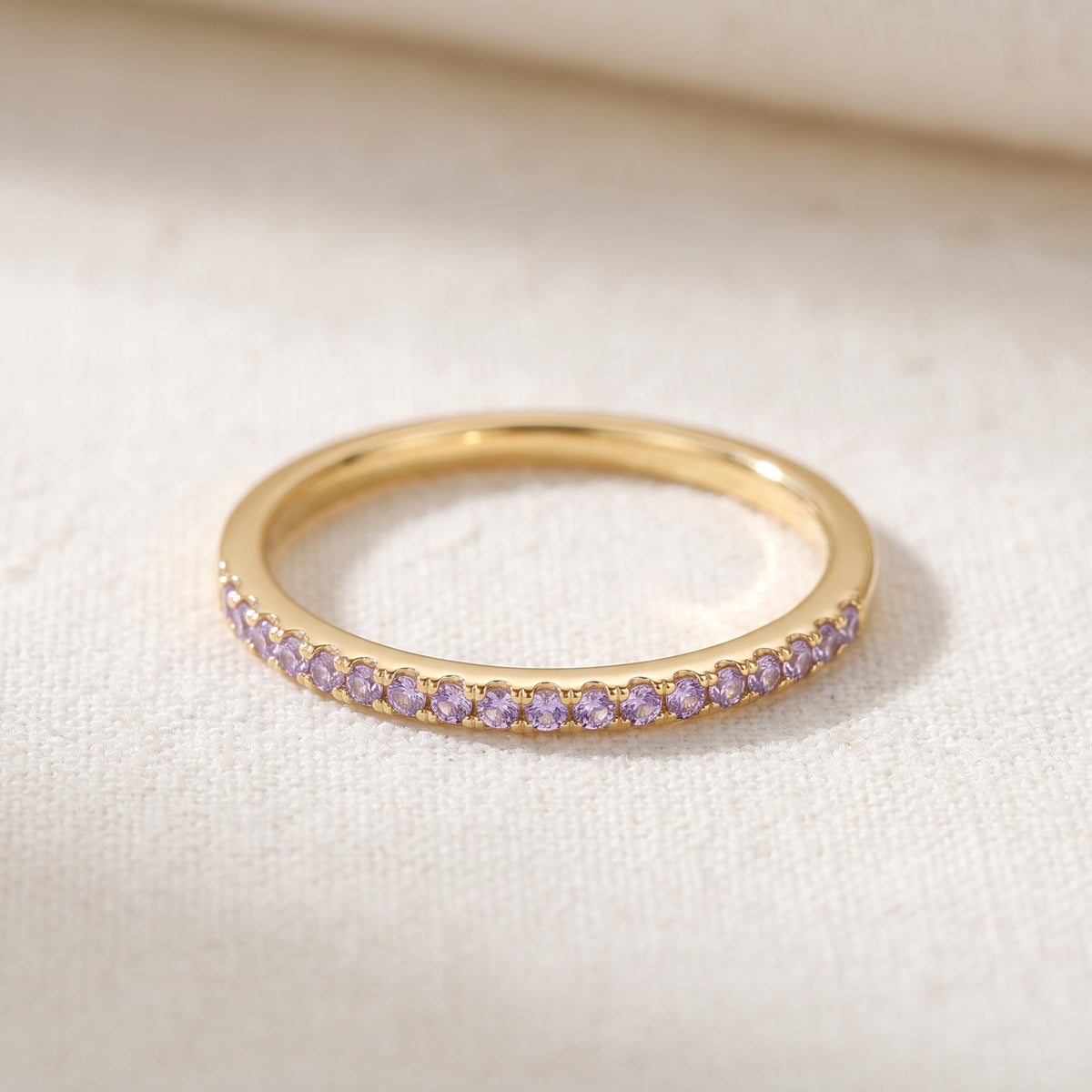 Zierlicher Ring mit Geburtsstein