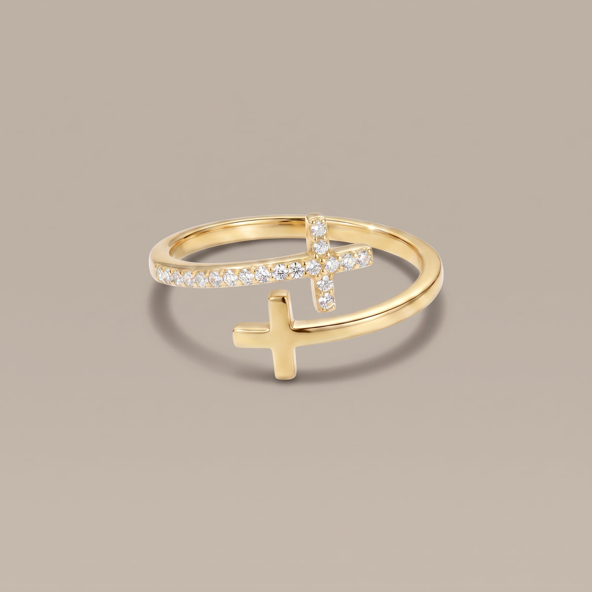 Ring mit zwei Kreuzen
