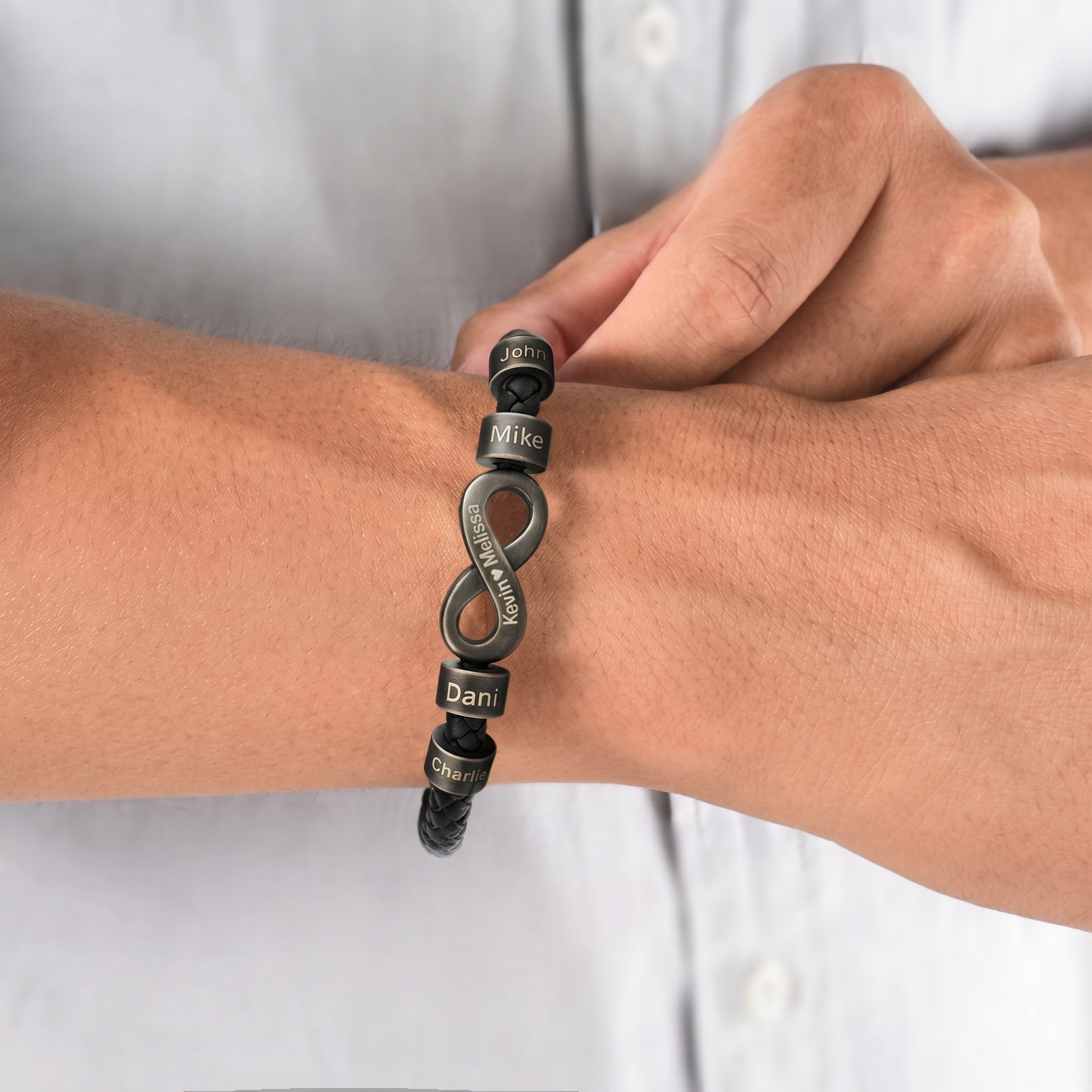 Infinity-Armband mit Gravur