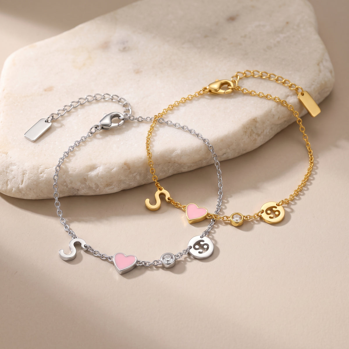 Dein Charm-Armband: Initiale & Stein