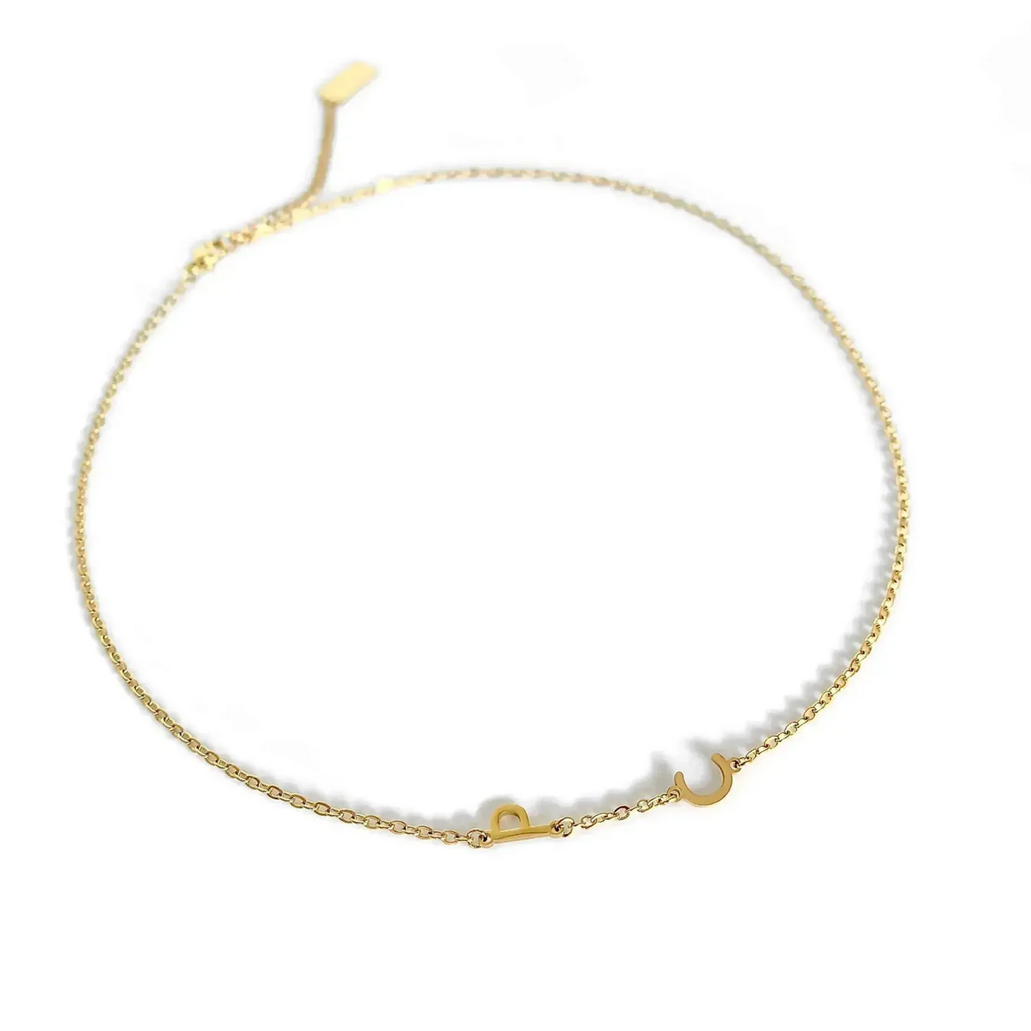 Kette mit seitlichen Initialen