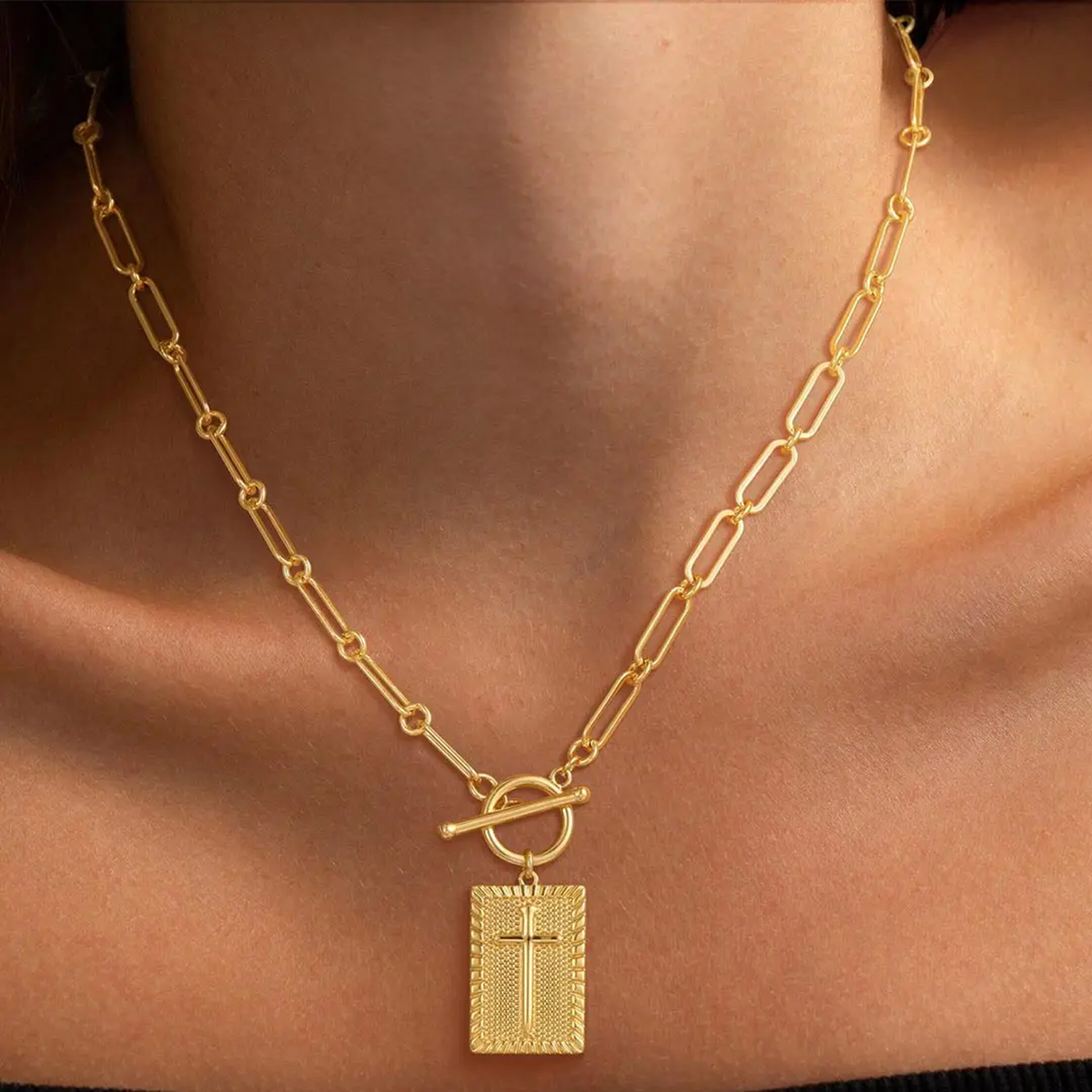 Charm-Halskette mit Kreuz