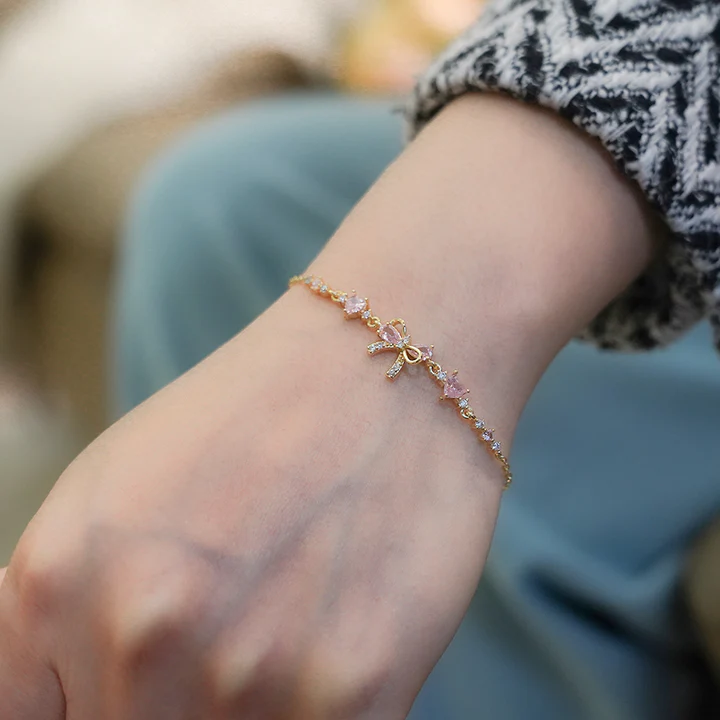 Armband mit Schleife
